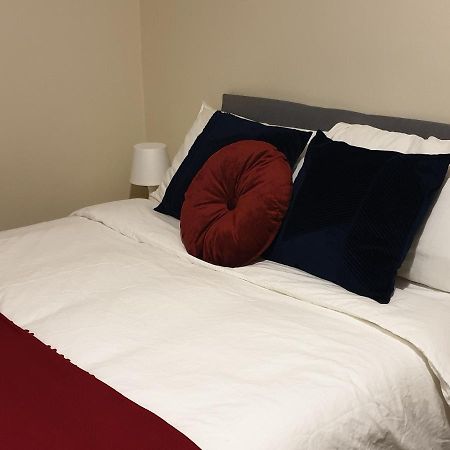 2 Bedroom Lovely Apartment In Woolwich ロンドン エクステリア 写真