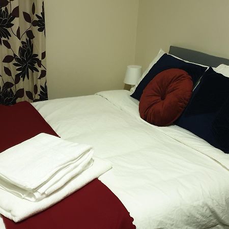 2 Bedroom Lovely Apartment In Woolwich ロンドン エクステリア 写真
